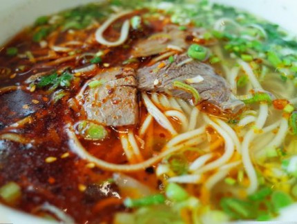 去了兰州才知道，一碗兰州牛肉拉面这么讲究
